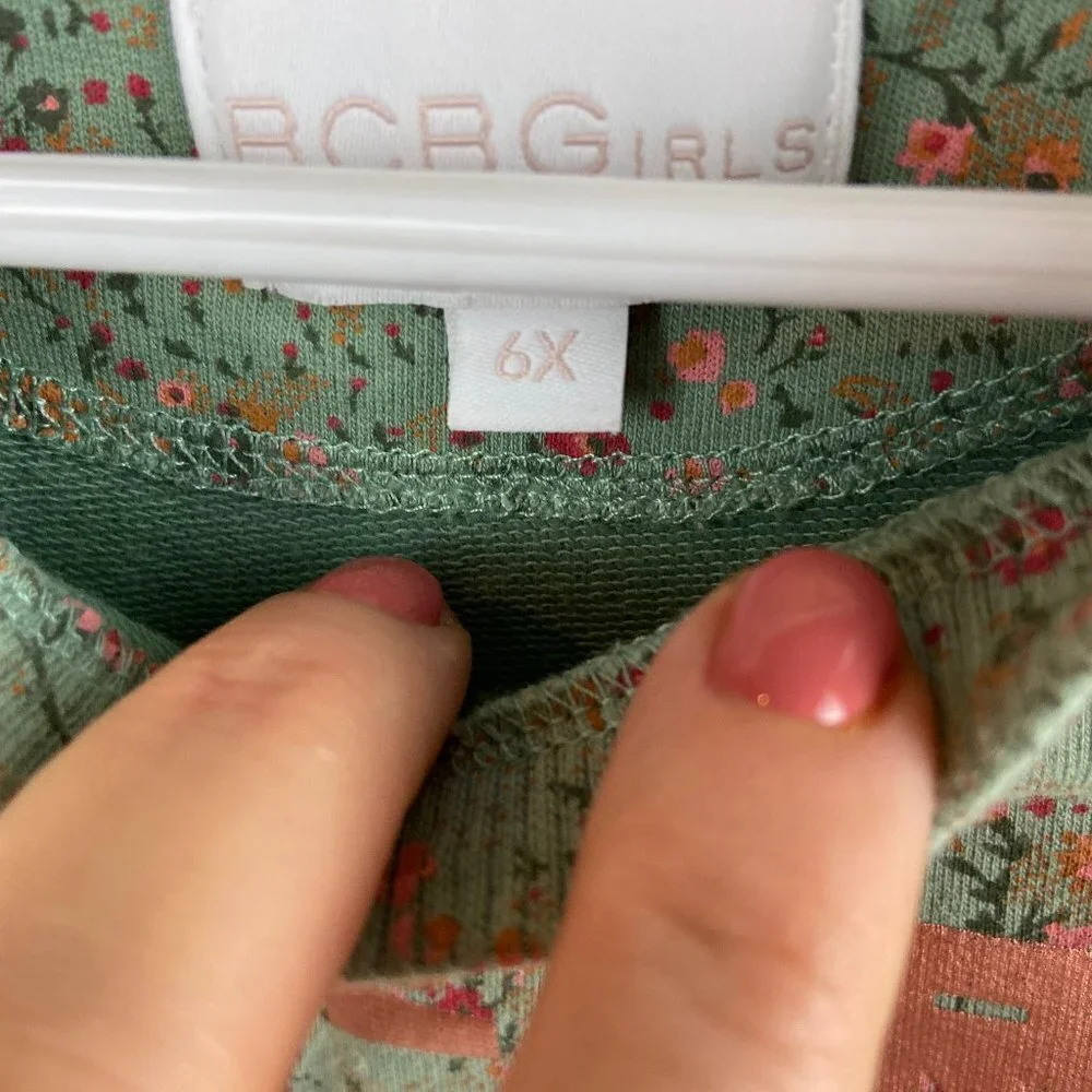 BCBGirls Girls Pullover Sweater Size 6X Floral